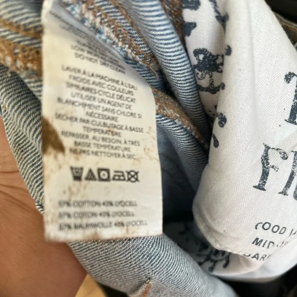 WE THE FREE GOOD LUCK BARREL COATED JEANS SIZE 28